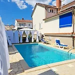 Casa Antonio With Swimming Pool شقة Novigrad Istria
