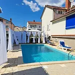 شقة Casa Antonio With Swimming Pool