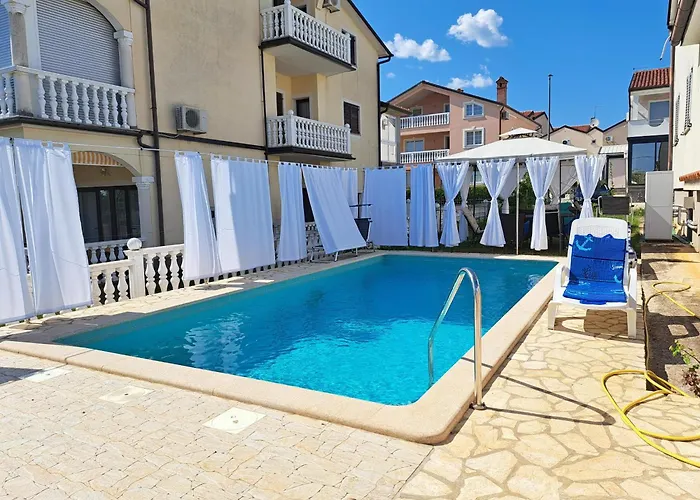 Casa Antonio With Swimming Pool Appartamento