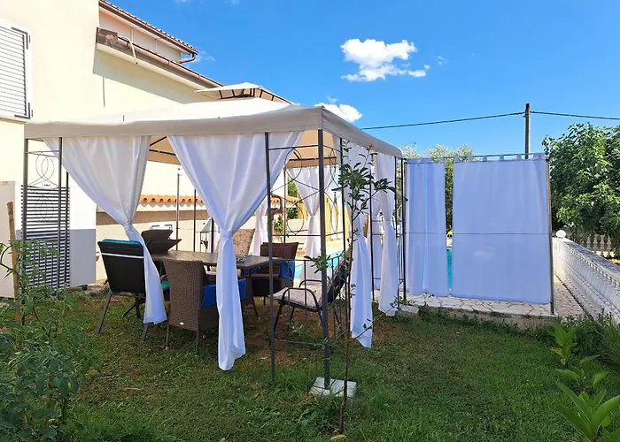 Casa Antonio With Swimming Pool Appartamento Novigrad Istria
