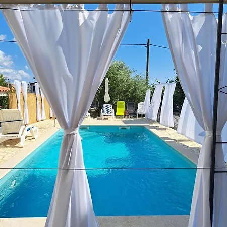 Casa Antonio With Swimming Pool * Новиград