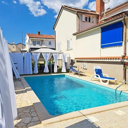 Casa Antonio With Swimming Pool Apartment Novigrad (Istria)